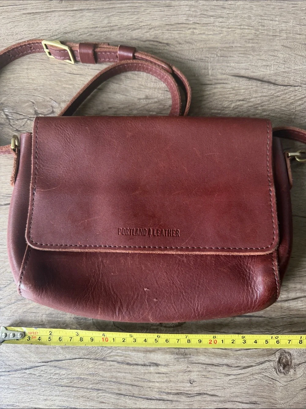 Portland Leather Women’s Rust Brown Leather Crossbody - Picture 3 of 9